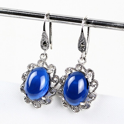 S925 sterling silver sapphire earrings Thailand vintage Ms Mark sai tai silver ear ring earrings
S925 sterling silver sapphire earrings Thailand vintage Ms Mark sai tai silver ear ring earrings