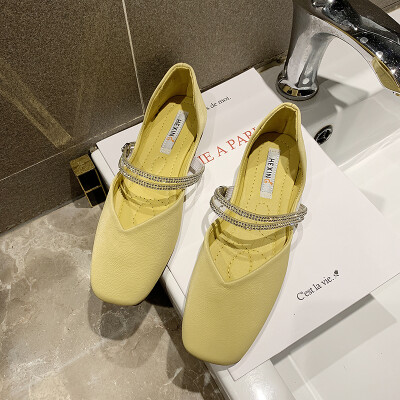 Mary Jane grandma shoes flat soled square shoes summer shallow fairy water drill bean shoes soft soles pregnant women
Mary Jane grandma shoes flat soled square shoes summer shallow fairy water drill bean shoes soft soles pregnant women