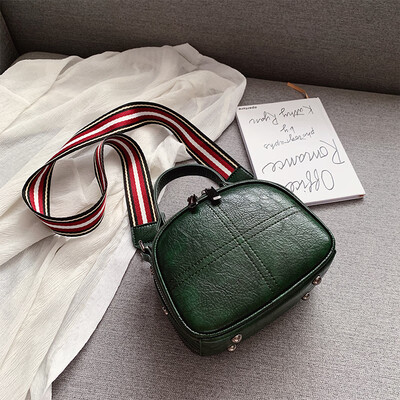 high-level foreign-style womens bag chic wide-band new2019 retro small round bag single-shoulder oblique bag
high-level foreign-style womens bag chic wide-band new2019 retro small round bag single-shoulder oblique bag
