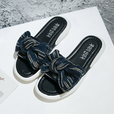 Slipper female Xia ins tide flat-bottomed fashion student beach shoes personality chic sandals
Slipper female Xia ins tide flat-bottomed fashion student beach shoes personality chic sandals