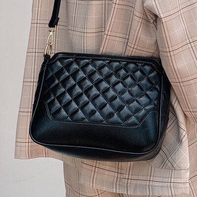 Korean version of the big bag 2019 new diamond chain shoulder bag fashion Joker large capacity slung bucket bag
Korean version of the big bag 2019 new diamond chain shoulder bag fashion Joker large capacity slung bucket bag