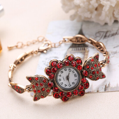 Creative cloisonne craft cartoon fox dial with solid rhinestone design bronze bracelet watch
Creative cloisonne craft cartoon fox dial with solid rhinestone design bronze bracelet watch