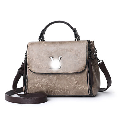 2019 summer new wave shoulder bag small bag Korean PU leather fashion handbag Messenger bag small square bag
2019 summer new wave shoulder bag small bag Korean PU leather fashion handbag Messenger bag small square bag