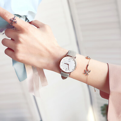 Nordic womens watches inswind simple temperament fashion light luxury small bee style French minority student womens Watch
Nordic womens watches inswind simple temperament fashion light luxury small bee style French minority student womens Watch