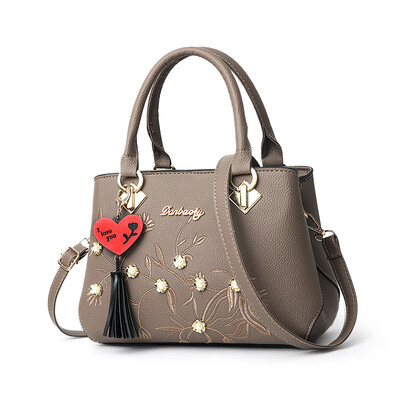 Female bag 2019 spring&summer new bag female European&American big bag trend fashion handbag shoulder bag
Female bag 2019 spring&summer new bag female European&American big bag trend fashion handbag shoulder bag