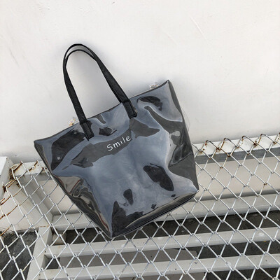 New Transparent Women Handbag 2019 Jelly Top handle Totes Casual Large clear Crossbody Bag Female Kraft Paper Bag Fashion Summer
New Transparent Women Handbag 2019 Jelly Top handle Totes Casual Large clear Crossbody Bag Female Kraft Paper Bag Fashion Summer