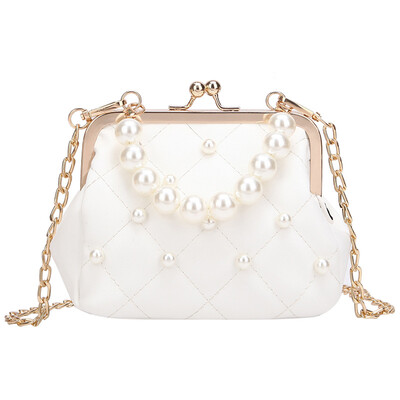 Chao Korean version of the wild shoulder Messenger bag chic rhombic chain bag small square bag
Chao Korean version of the wild shoulder Messenger bag chic rhombic chain bag small square bag