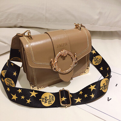 Ins net red girl texture on the new small square bag new 2019 Korean version of Joker shoulder slung broadband womens bags
Ins net red girl texture on the new small square bag new 2019 Korean version of Joker shoulder slung broadband womens bags