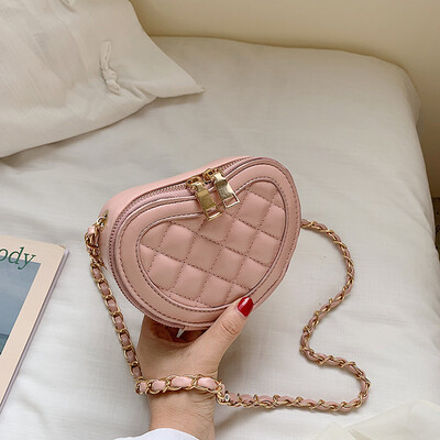 Girls small bag new Korean fashion texture rhombic chain heart-shaped shoulder Messenger bag
Girls small bag new Korean fashion texture rhombic chain heart-shaped shoulder Messenger bag