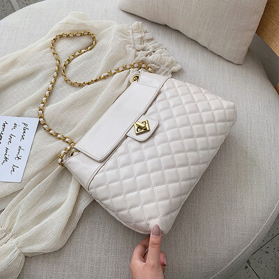 Small fragrance rhombic chain bag female 2019 new Korean version of the wild single shoulder slung fashion large capacity tote bag
Small fragrance rhombic chain bag female 2019 new Korean version of the wild single shoulder slung fashion large capacity tote bag