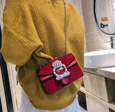Retro Fashion Female Square Bag 2018 New Quality Velvet Womens Designer Handbag Ladies Diamond Chain Shoulder Messenger bags
Retro Fashion Female Square Bag 2018 New Quality Velvet Womens Designer Handbag Ladies Diamond Chain Shoulder Messenger bags