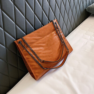 The new online celebrity in autumn&winter is the same type of large bag woman 2019 Korean version of the chain oblique satchel
The new online celebrity in autumn&winter is the same type of large bag woman 2019 Korean version of the chain oblique satchel