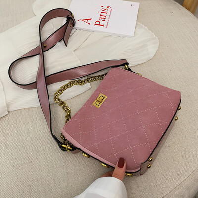 Small bag women 2019 autumn new Korean Lingge chain bucket bag fashion Joker shoulder Messenger bag
Small bag women 2019 autumn new Korean Lingge chain bucket bag fashion Joker shoulder Messenger bag