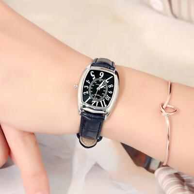 Watch female square retro ribbon simple female student small dial Korean version of the trend quartz watch
Watch female square retro ribbon simple female student small dial Korean version of the trend quartz watch
