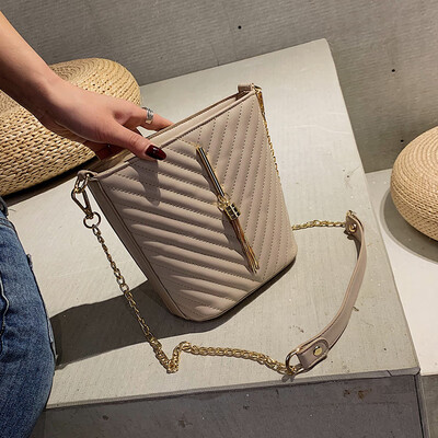 Senior sense small bag female 2019 new ins super fire Korean version of the chain of gas bucket bag simple shoulder slung 
Senior sense small bag female 2019 new ins super fire Korean version of the chain of gas bucket bag simple shoulder slung