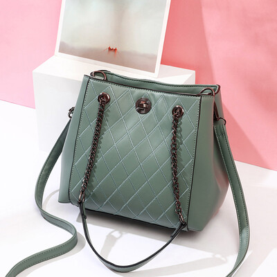 Bucket Ladies Large Capacity simple Lingke chain single shoulder bag ladys straddle hand tide
Bucket Ladies Large Capacity simple Lingke chain single shoulder bag ladys straddle hand tide