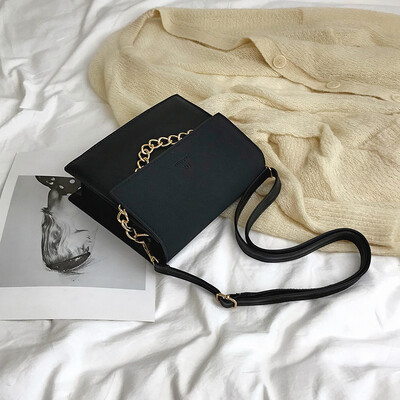 Simple fashion letter chain Messenger bag female casual temperament wild handbag 2019 new texture shoulder bag
Simple fashion letter chain Messenger bag female casual temperament wild handbag 2019 new texture shoulder bag