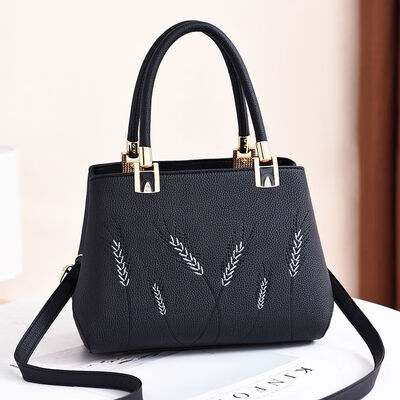 Ladies bag 2019 spring new European&American big bag fashion handbags wild shoulder Messenger bag
Ladies bag 2019 spring new European&American big bag fashion handbags wild shoulder Messenger bag