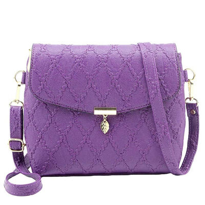 Women Solid Color Rhombic Pattern Leaf Pendant Faux Leather Crossbody Sling Bag
Women Solid Color Rhombic Pattern Leaf Pendant Faux Leather Crossbody Sling Bag