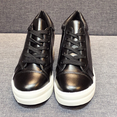 Small white shoes womens thick sponge cake 2019 spring new Korean version of Joker lace-up inside increased thin black casual sho
Small white shoes womens thick sponge cake 2019 spring new Korean version of Joker lace-up inside increased thin black casual sho