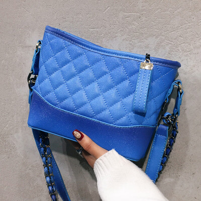 Bag women 2019 new Korean fashion Lingge chain bag simple high-capacity retro slung small square bag
Bag women 2019 new Korean fashion Lingge chain bag simple high-capacity retro slung small square bag