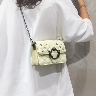 Popular bag female 2019 new wave Korean version of the wild Messenger bag senior sense bag Western fashion small square bag
Popular bag female 2019 new wave Korean version of the wild Messenger bag senior sense bag Western fashion small square bag