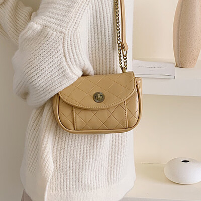 Small bag female 2019 autumn new Korean version of the tide small fresh wild shoulder slung fashion rhombic chain bag
Small bag female 2019 autumn new Korean version of the tide small fresh wild shoulder slung fashion rhombic chain bag