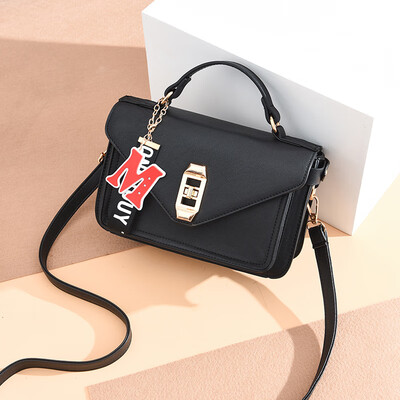 Small bag female 2019 new tide summer simple casual wild wide shoulder strap bag shoulder Messenger bag Korean female bag
Small bag female 2019 new tide summer simple casual wild wide shoulder strap bag shoulder Messenger bag Korean female bag
