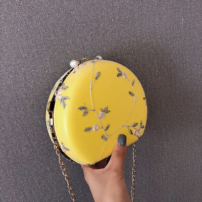 2019 summer new temperament wild shoulder bag small fresh fairy fashion embroidered chain slung semicircle
2019 summer new temperament wild shoulder bag small fresh fairy fashion embroidered chain slung semicircle