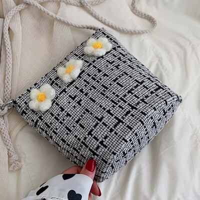 The net red soft younger sister small bag female 2019 popular new tide Korean version wild messenger bag small fresh bucket bag
The net red soft younger sister small bag female 2019 popular new tide Korean version wild messenger bag small fresh bucket bag