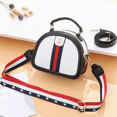 Summer ladies ladies net red with the same style of fashion one shoulder slanting bag
Summer ladies ladies net red with the same style of fashion one shoulder slanting bag