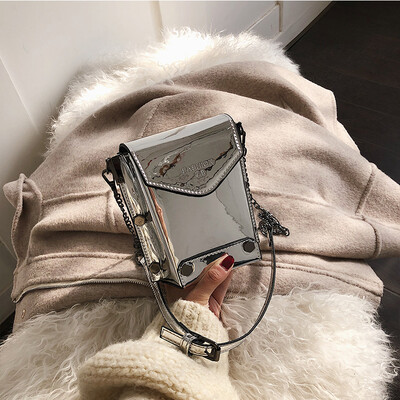 Ins super fire small bag female 2019 new fashion patent leather rivet shoulder mobile phone bag Korean version of the wild Messenger bag
Ins super fire small bag female 2019 new fashion patent leather rivet shoulder mobile phone bag Korean version of the wild Messenger bag