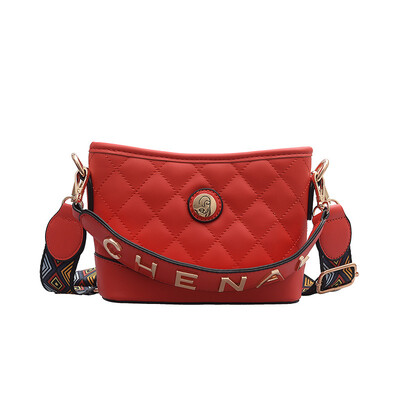 Korean version of the trend of the chain fashion versatile texture shoulder Messenger bag
Korean version of the trend of the chain fashion versatile texture shoulder Messenger bag
