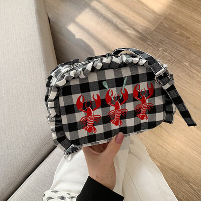 Qiao Bani 2019 new Korean chic fashion canvas contrast color lace small square bag shoulder diagonal trend handbags
Qiao Bani 2019 new Korean chic fashion canvas contrast color lace small square bag shoulder diagonal trend handbags