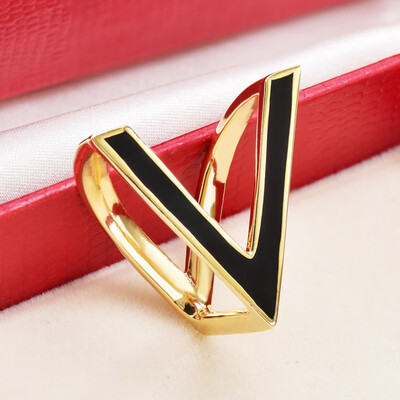 T-shirt corner hem knot knot ring scarf buckle personality accessories fashion accessories small square scarf decoration
T-shirt corner hem knot knot ring scarf buckle personality accessories fashion accessories small square scarf decoration