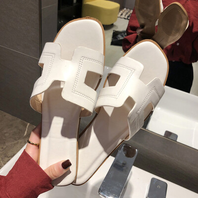 Summer sandals&slippers women wear fashion lazy slippers with flat soles dragging H slippers
Summer sandals&slippers women wear fashion lazy slippers with flat soles dragging H slippers