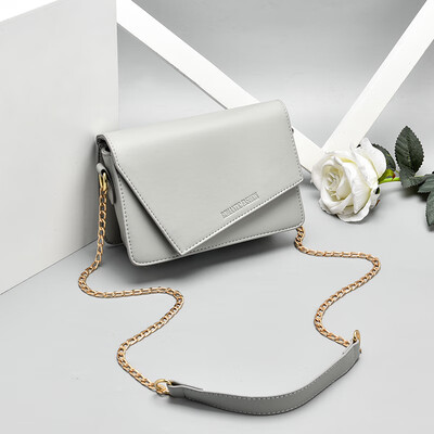 Summer bag lady fashion 100-fold chain diagonal bag INSS simple temperament envelope wrapped foreign atmosphere
Summer bag lady fashion 100-fold chain diagonal bag INSS simple temperament envelope wrapped foreign atmosphere