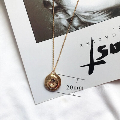 IF ME 2019 New Fashoin Gold Color Cowire Shell Conch Chain Necklace Pendant For Women Vintage Minimalist Starfish Summer Jewelry
IF ME 2019 New Fashoin Gold Color Cowire Shell Conch Chain Necklace Pendant For Women Vintage Minimalist Starfish Summer Jewelry