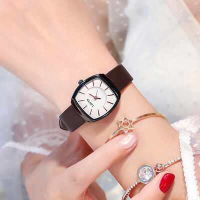 British niche retro watch female student simple art ins wind lady Sen small black table
British niche retro watch female student simple art ins wind lady Sen small black table