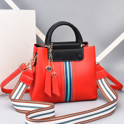 Baggage ladies summer fashion hand-held large capacity collision color bucket bag simple texture Baitao soft slanting
Baggage ladies summer fashion hand-held large capacity collision color bucket bag simple texture Baitao soft slanting