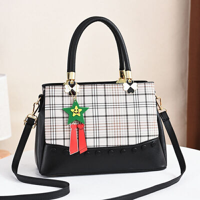 2019 spring new European&American big bag shoulder bag simple handbag diagonal bag fashion handbag
2019 spring new European&American big bag shoulder bag simple handbag diagonal bag fashion handbag