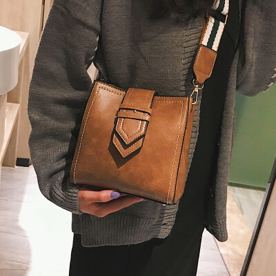 Ins super fire port wind retro bucket bag high-end bag female 2019 new foreign gas wild fashion Messenger bag
Ins super fire port wind retro bucket bag high-end bag female 2019 new foreign gas wild fashion Messenger bag