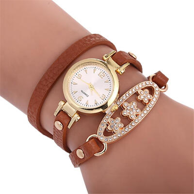 2018 Bling Diamond Bracelet Dress Wrist Watch Simple luxury Temperament Womens Watch Business Precise Gift Fashionable clock D
2018 Bling Diamond Bracelet Dress Wrist Watch Simple luxury Temperament Womens Watch Business Precise Gift Fashionable clock D