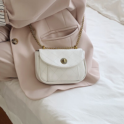 Small bag female 2019 autumn new Korean version of the tide small fresh wild shoulder slung fashion rhombic chain bag
Small bag female 2019 autumn new Korean version of the tide small fresh wild shoulder slung fashion rhombic chain bag