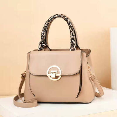 Womens bag 2019 new European&American fashion trend big bag PU leather simple Messenger shoulder bag handbag generation
Womens bag 2019 new European&American fashion trend big bag PU leather simple Messenger shoulder bag handbag generation