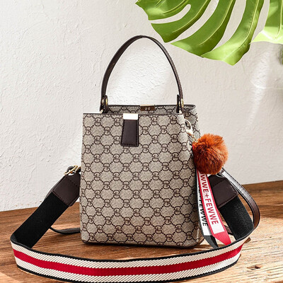 Single shoulder bag woman fashion lady Korean version hundred take oblique satchel bag large capacity handbag spring&summe
