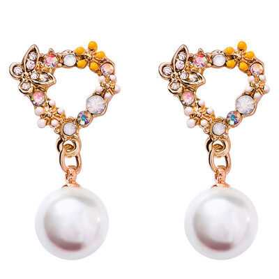 Women Rhinestone Inlaid Flower Butterfly Hollow Heart Faux Pearl Dangle Earrings
Women Rhinestone Inlaid Flower Butterfly Hollow Heart Faux Pearl Dangle Earrings