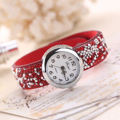New hot womens Korean velvet quartz watch fashion rhinestone rivet student bracelet watch
New hot womens Korean velvet quartz watch fashion rhinestone rivet student bracelet watch