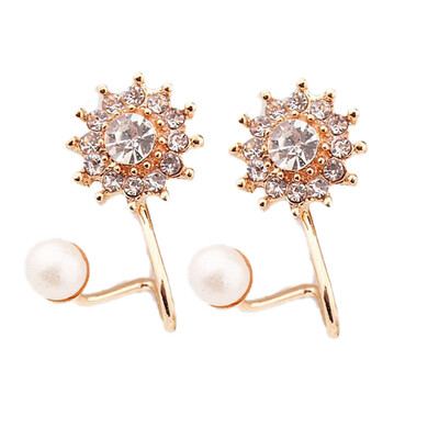 The 2019 Fashion Korean Diamond Earrings Exquisite Full Diamond Snowflake Sweet Pearl Earrings Ear Clip Button Earrings 
The 2019 Fashion Korean Diamond Earrings Exquisite Full Diamond Snowflake Sweet Pearl Earrings Ear Clip Button Earrings