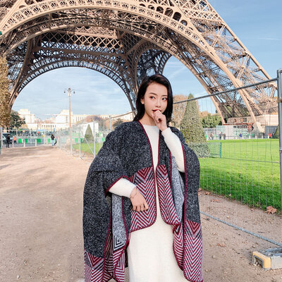 Shawl female European&American street herringbone imitation cashmere scarf winter new product point double-sided dual-use split cloak
Shawl female European&American street herringbone imitation cashmere scarf winter new product point double-sided dual-use split cloak